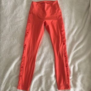 🍋NWOT Lululemon rise and flow mesh leggings